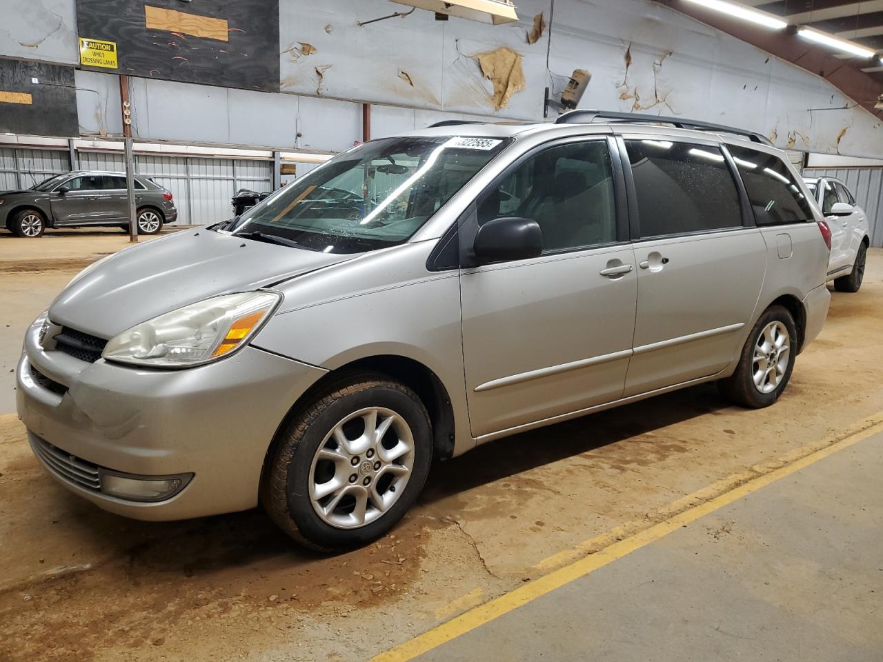 2004 Toyota Sienna - Image 1