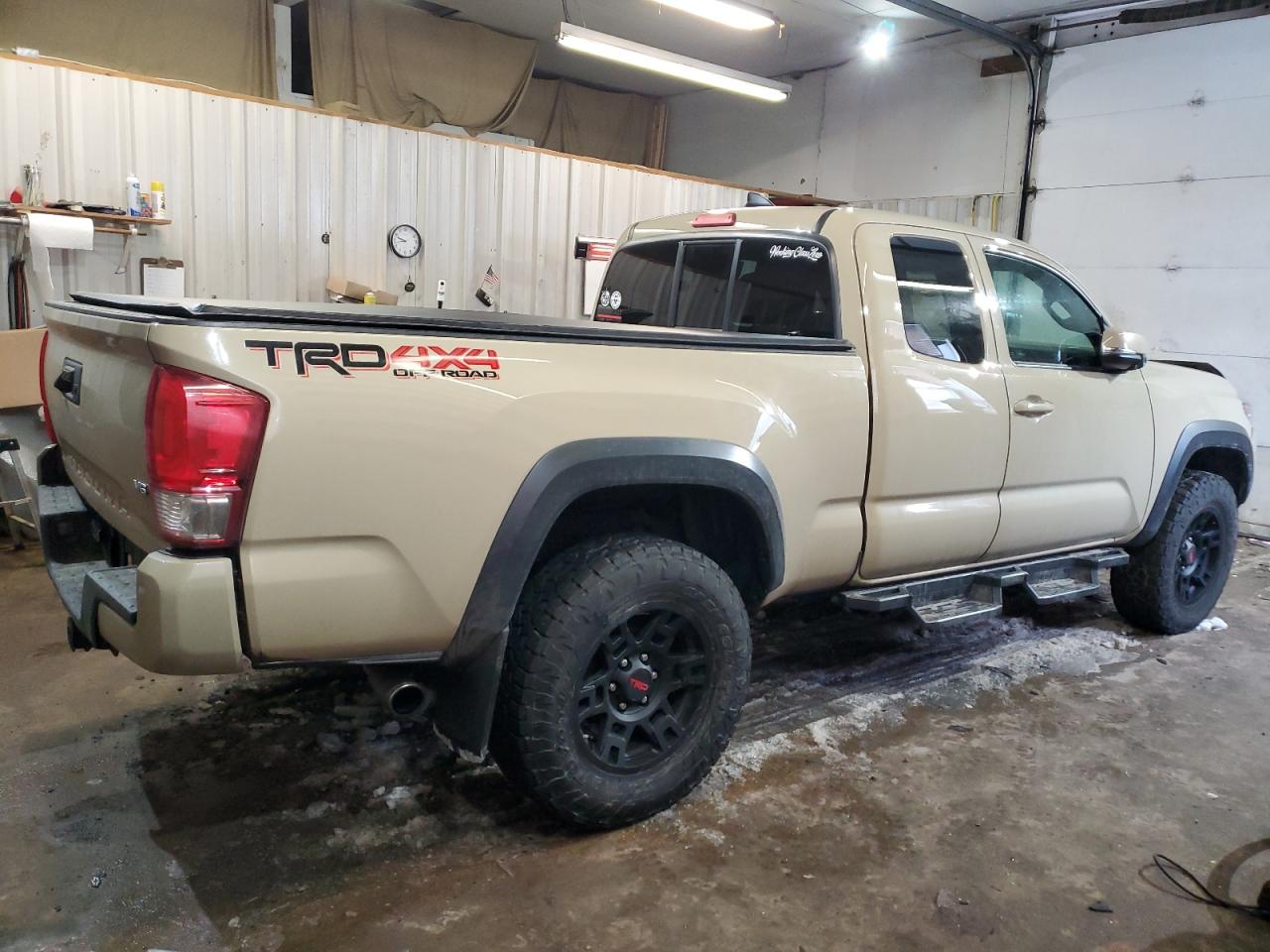 2016 Toyota Tacoma - Image 3