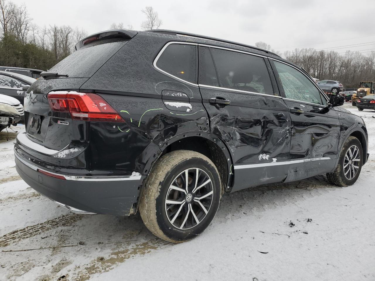 2021 Volkswagen Tiguan - Image 3