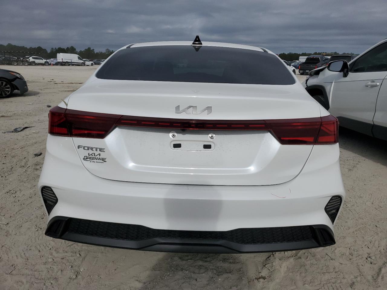 2024 Kia Forte - Image 6