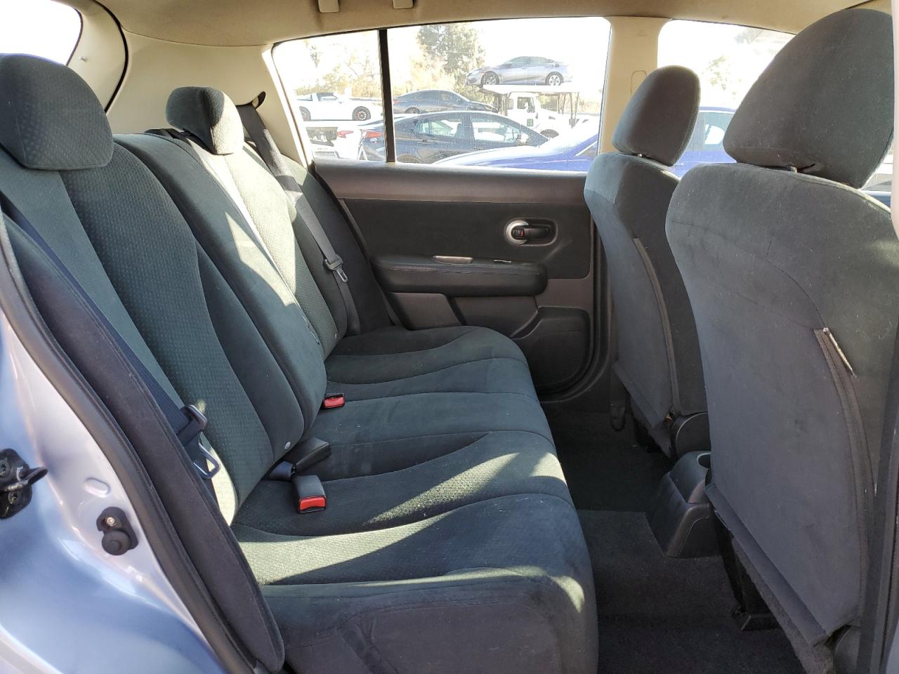 2010 Nissan Versa - Image 10