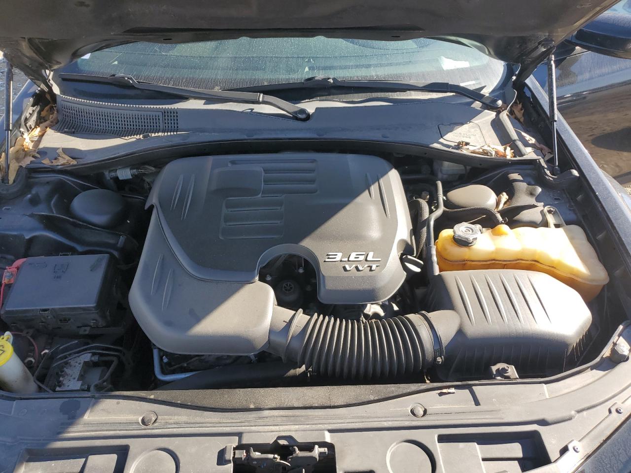 2015 Chrysler 300 - Image 12