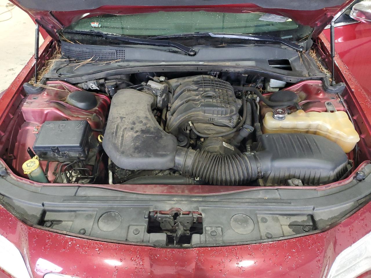 2012 Chrysler 300 - Image 13