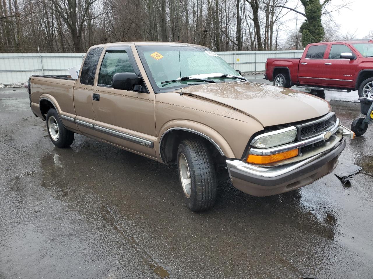 2002 Chevrolet S-10 Pickup - Image 4