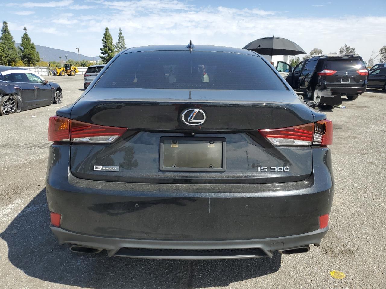 2018 Lexus IS - Image 6