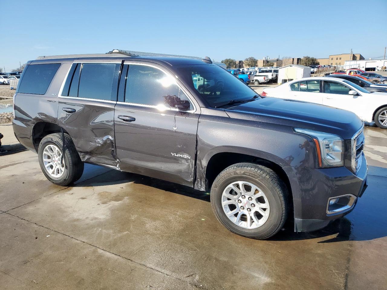 2017 GMC Yukon - Image 4