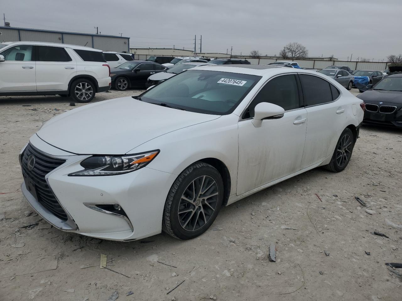 2017 Lexus ES - Image 1