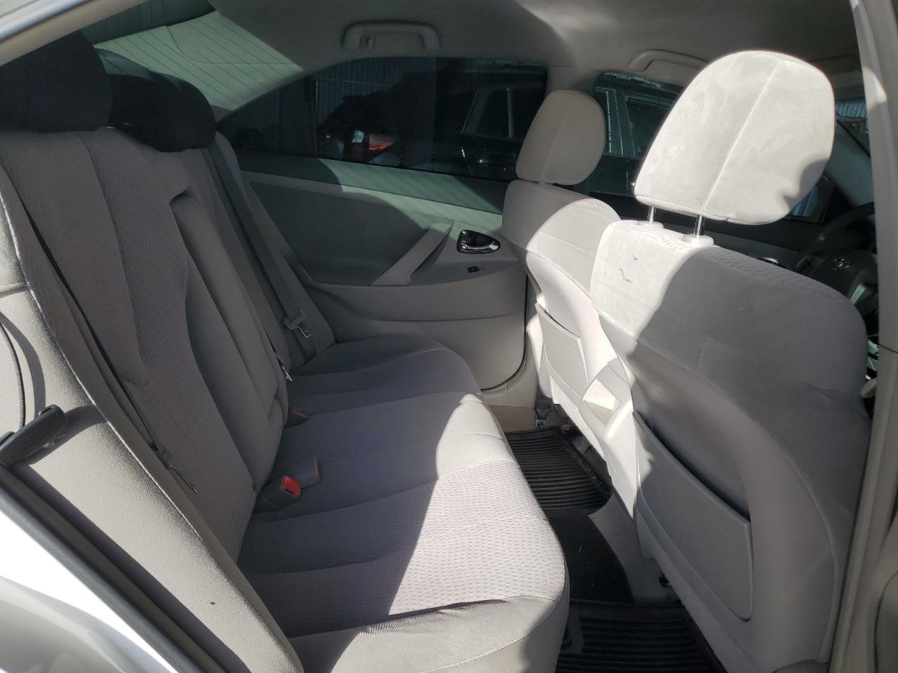 2010 Toyota Camry - Image 10