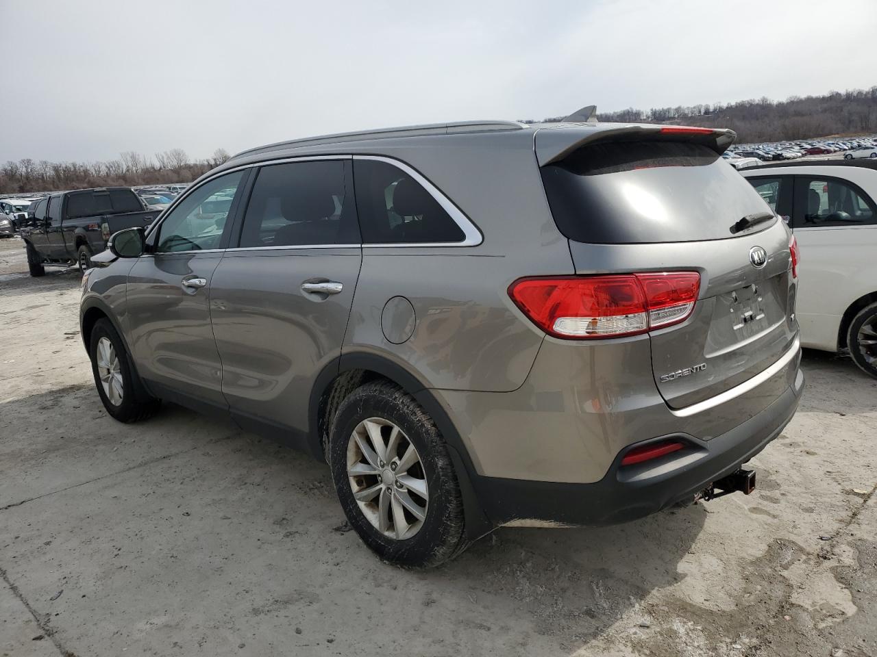 2016 Kia Sorento - Image 2