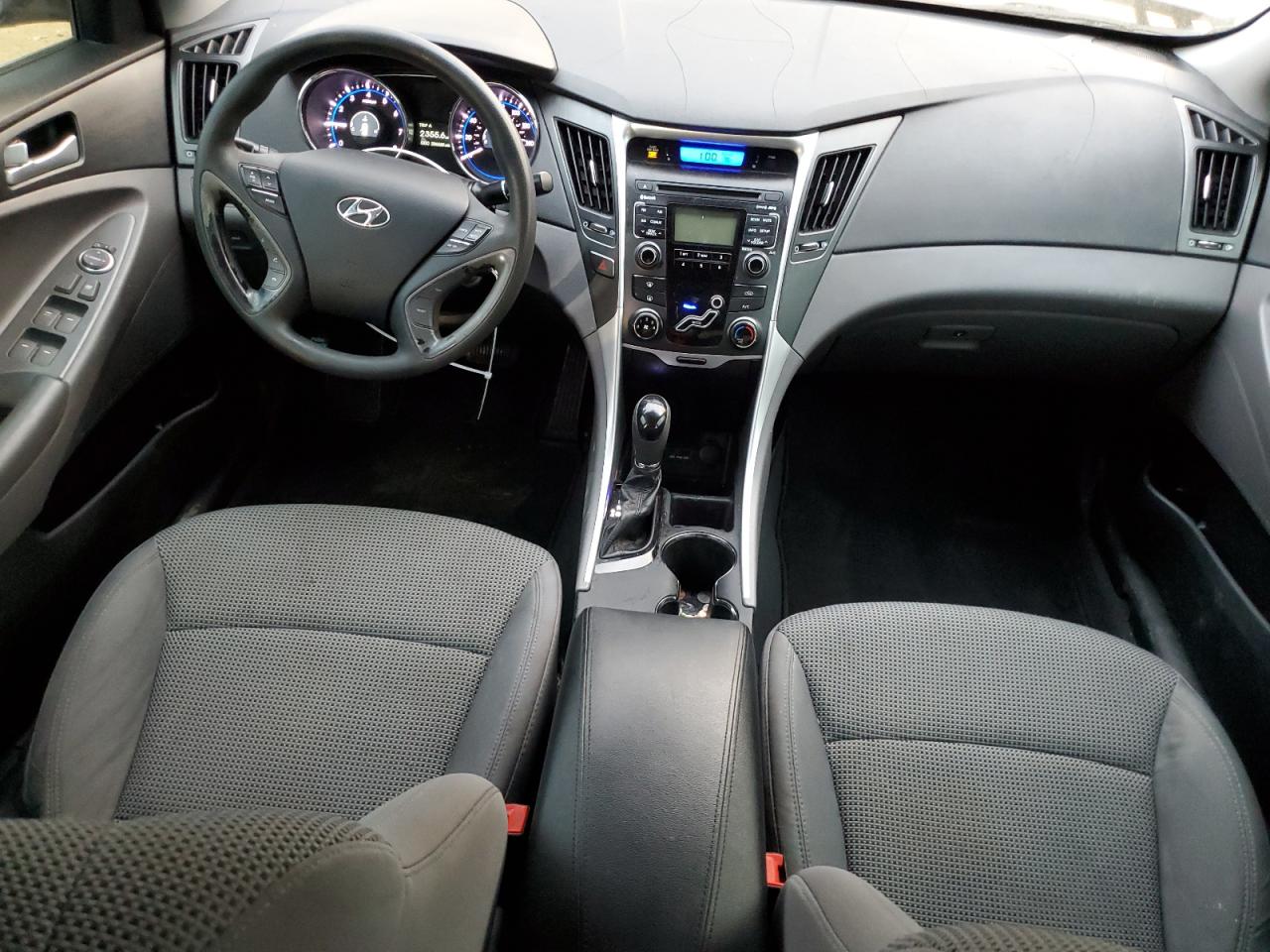 2011 Hyundai Sonata - Image 8