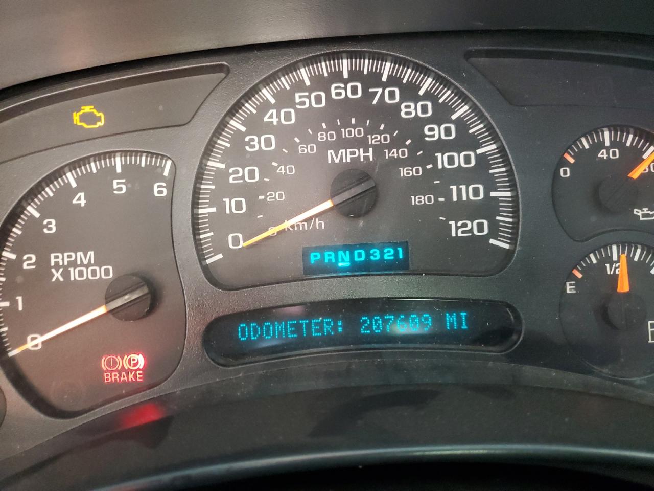 2003 Chevrolet Silverado - Image 9