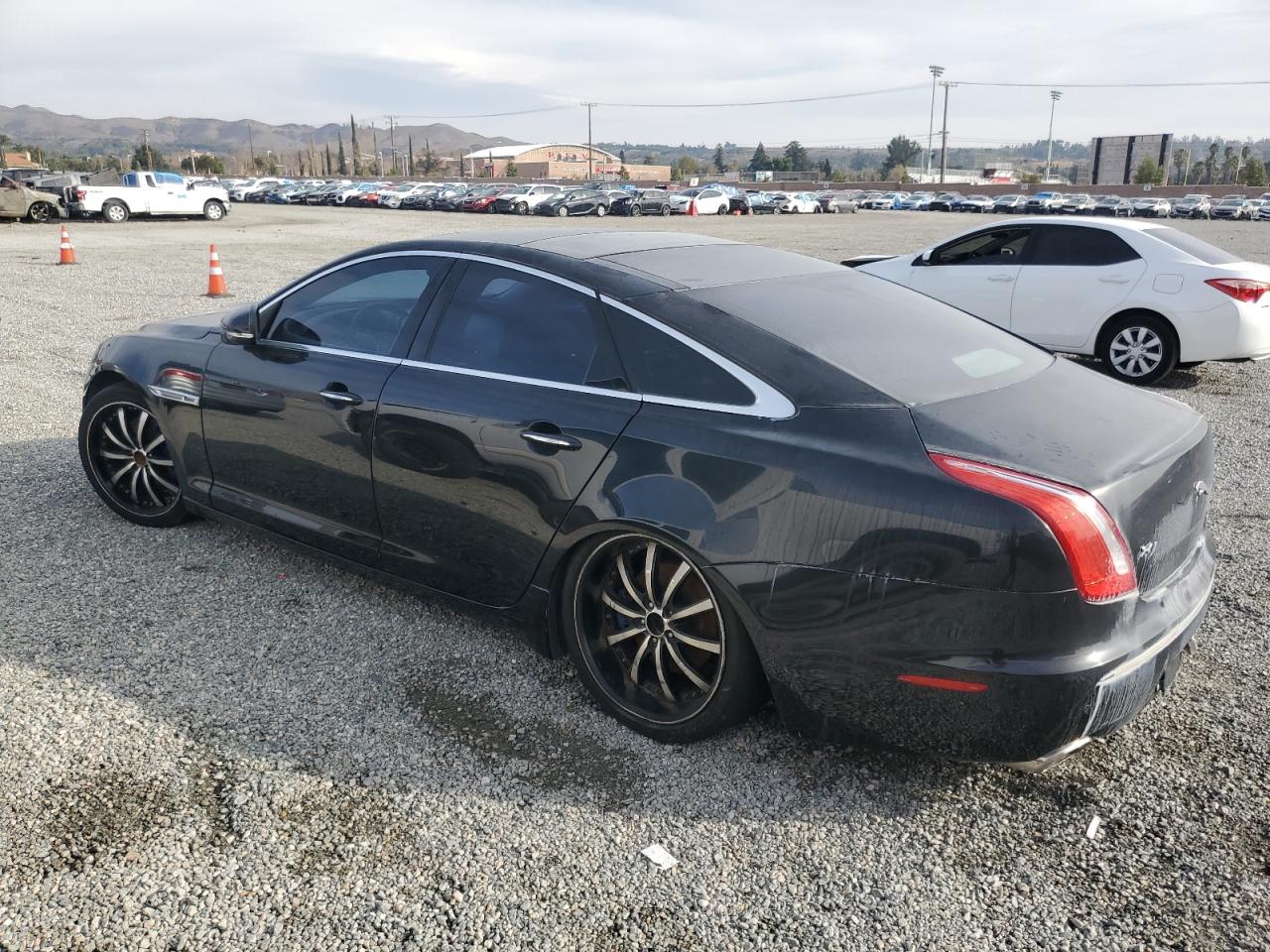 2012 Jaguar XJ - Image 2