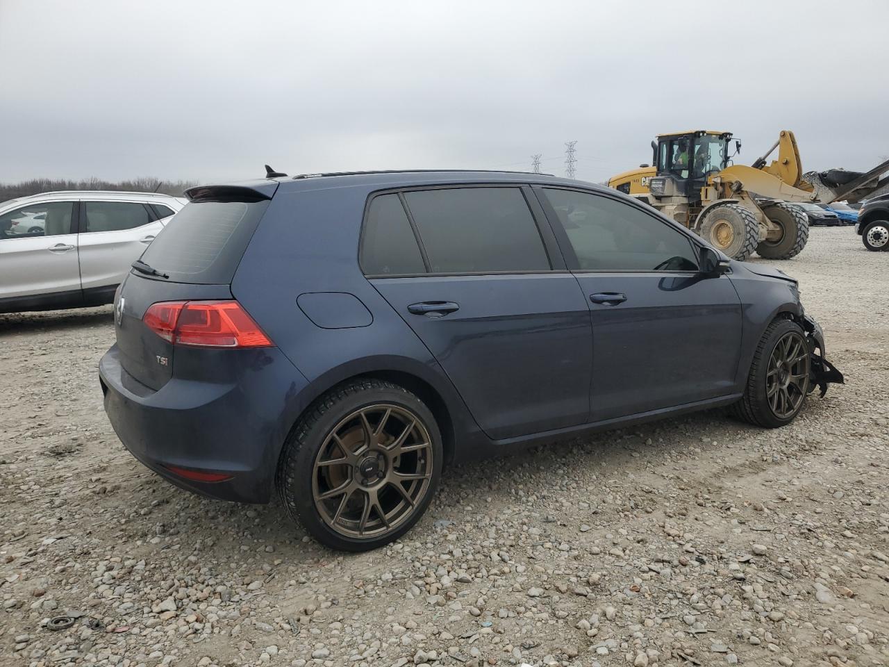 2016 Volkswagen Golf - Image 3