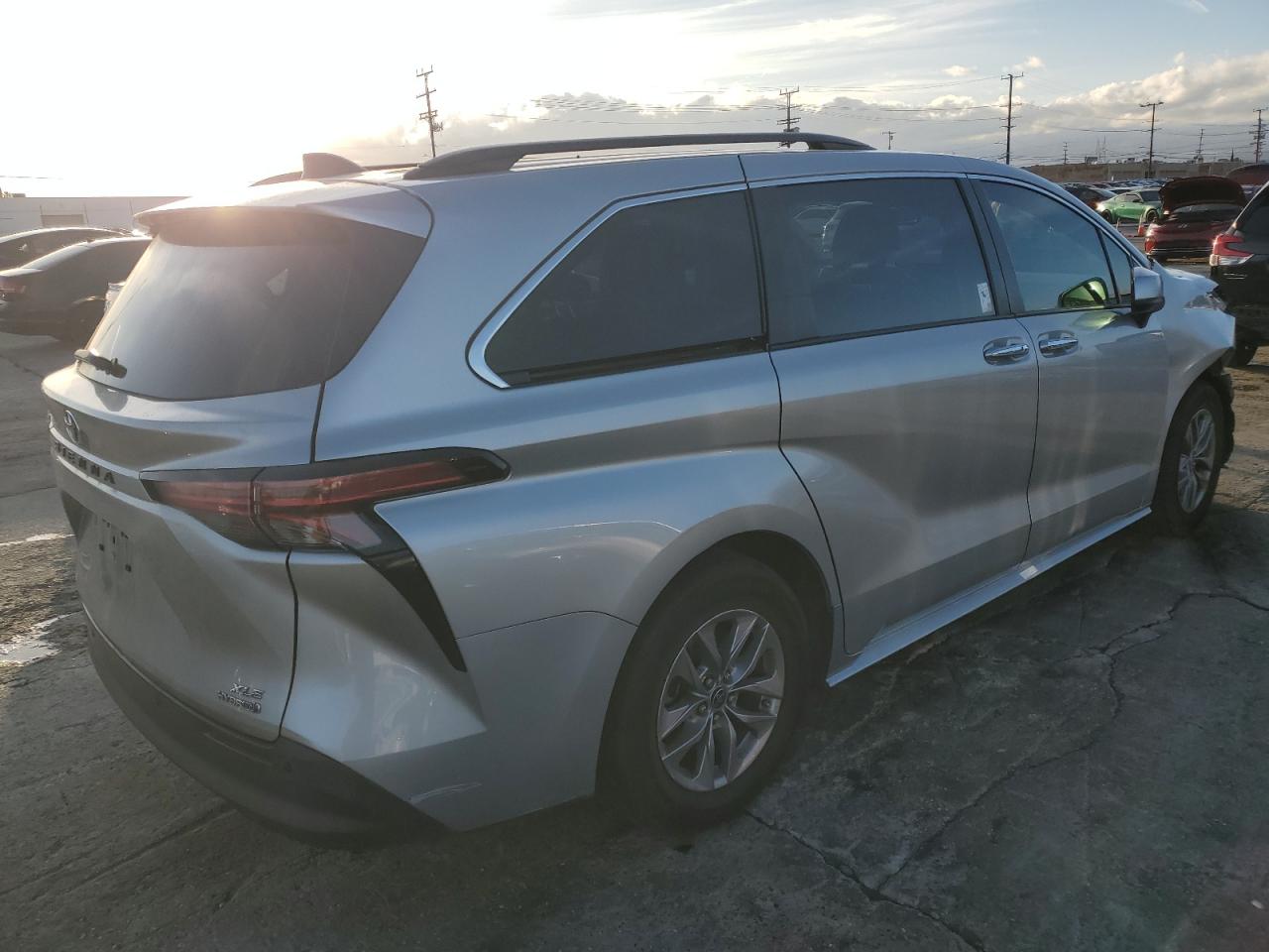 2022 Toyota Sienna - Image 3