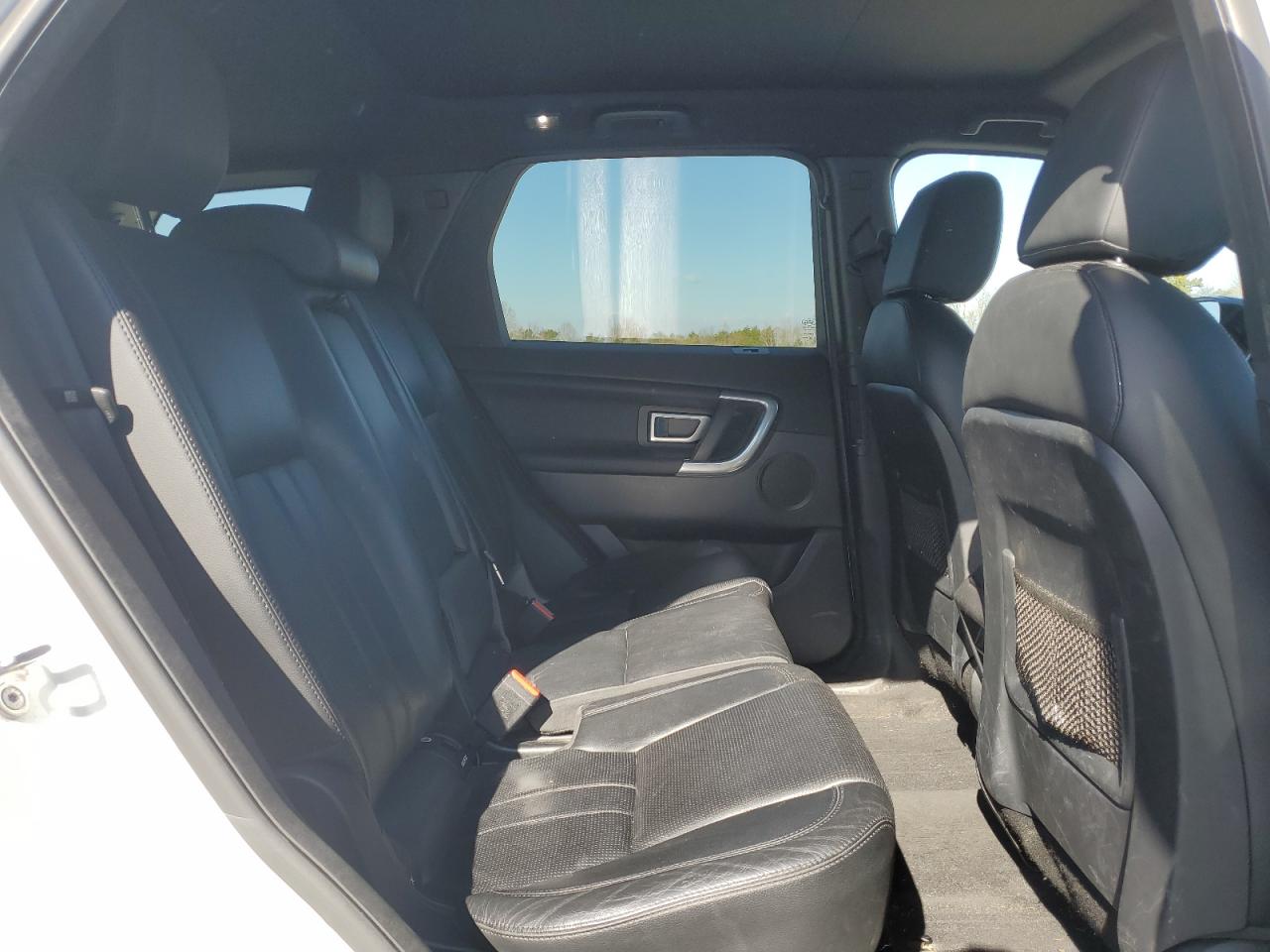 2015 Land Rover Discovery - Image 11