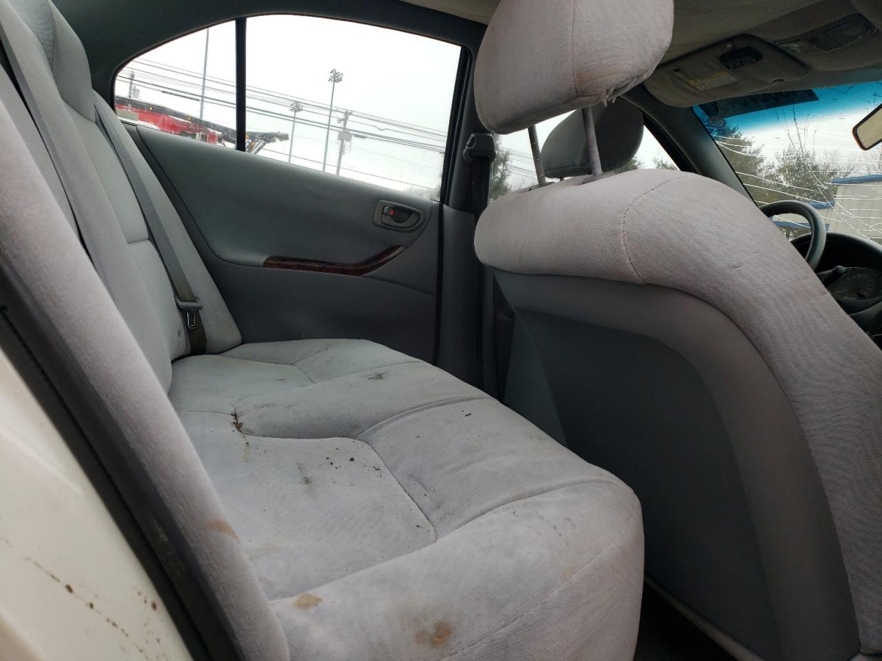 2001 Mitsubishi Galant - Image 10