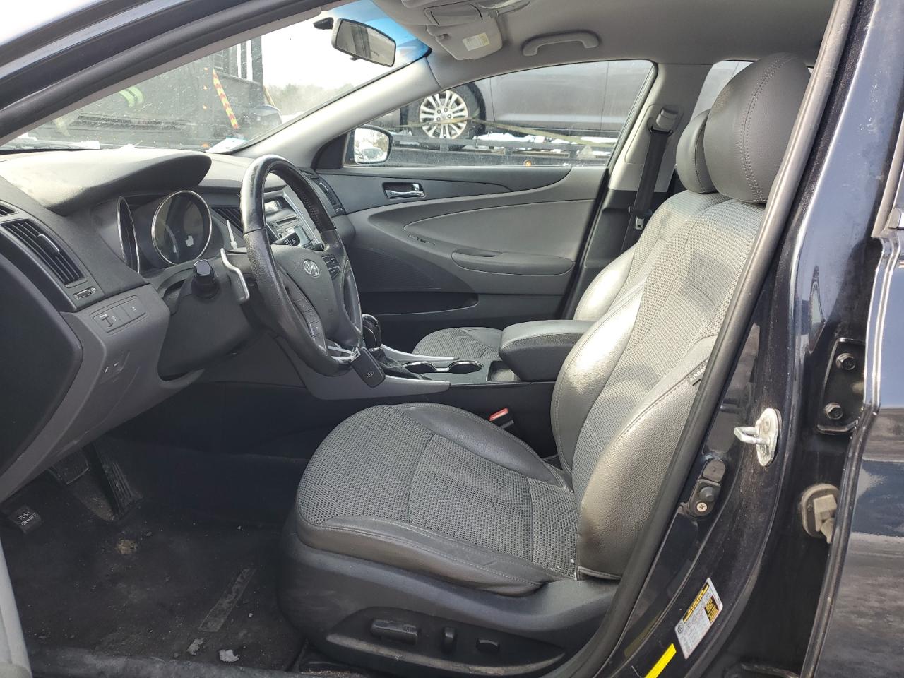 2011 Hyundai Sonata - Image 7
