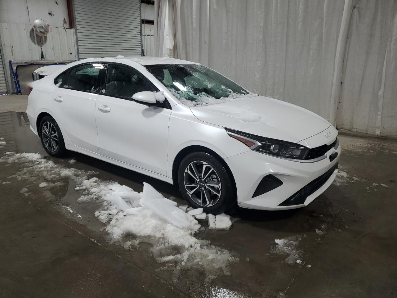 2024 Kia Forte - Image 4