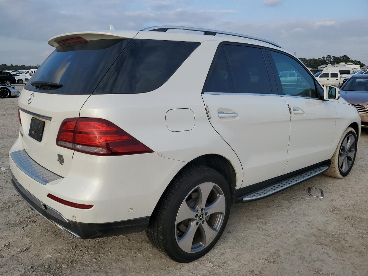 2018 Mercedes-Benz GLE - Image 3