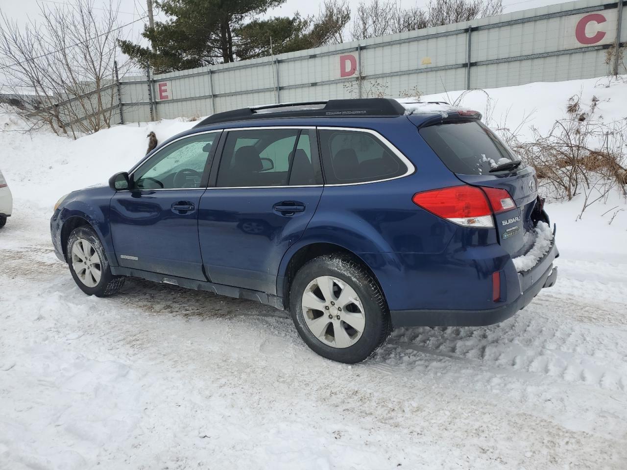 2010 Subaru Outback - Image 2