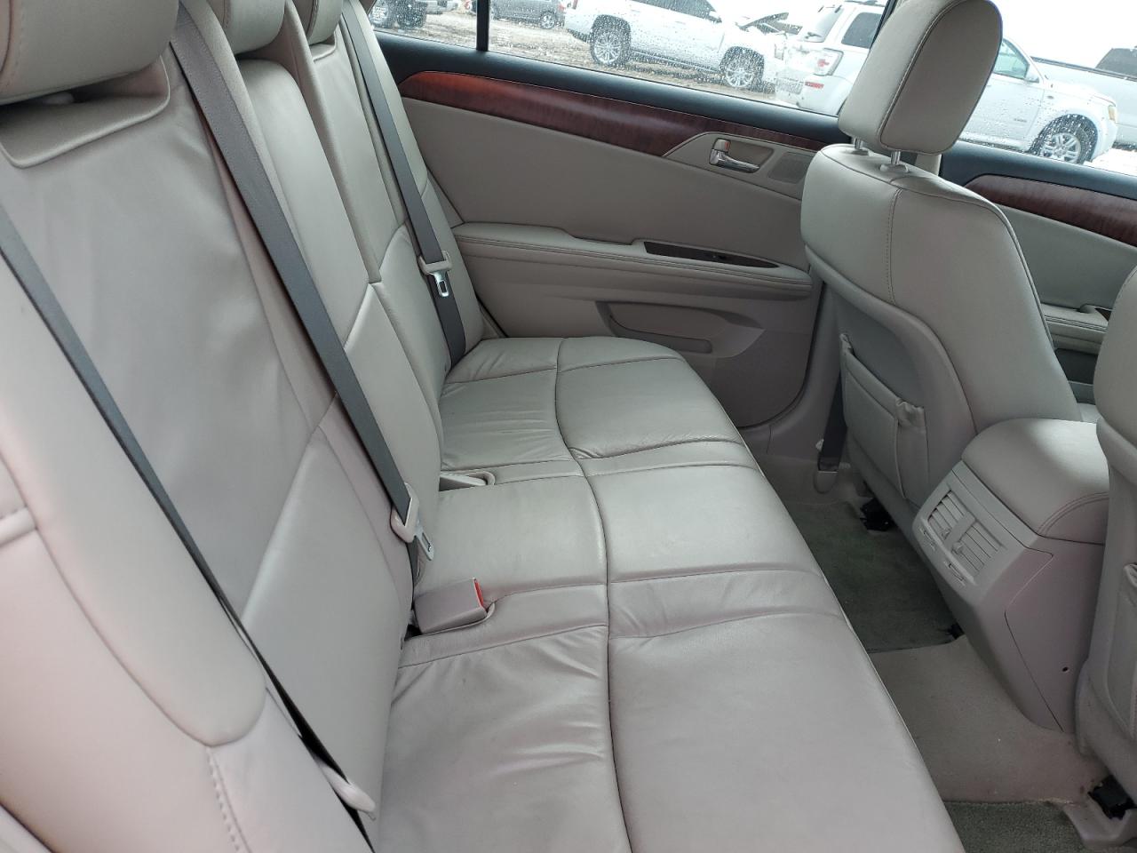 2012 Toyota Avalon - Image 10