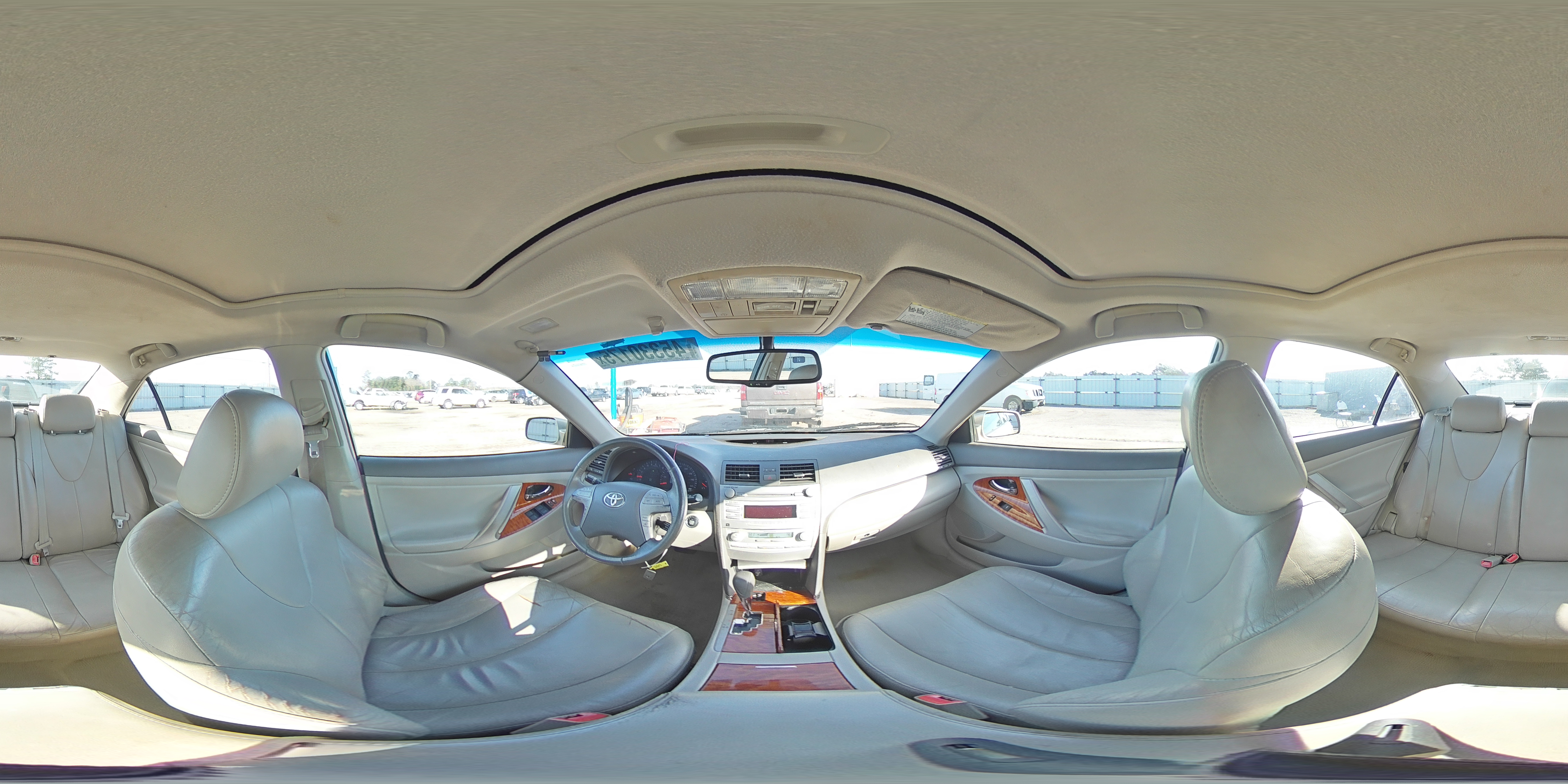 2010 Toyota Camry - Image 13