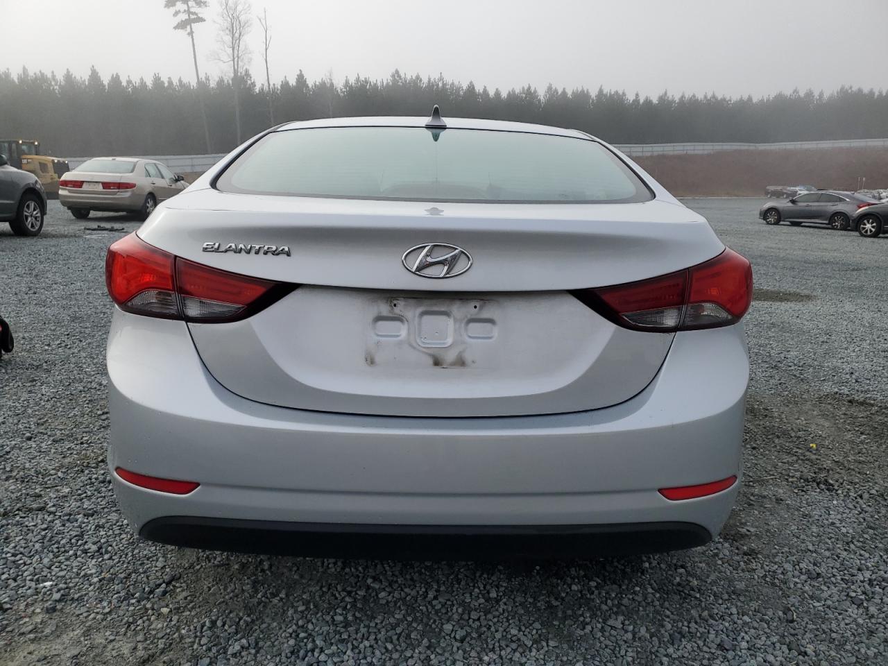 2014 Hyundai Elantra - Image 6
