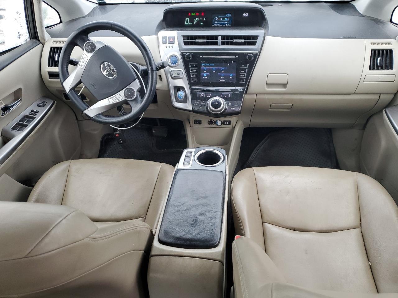 2015 Toyota Prius - Image 8