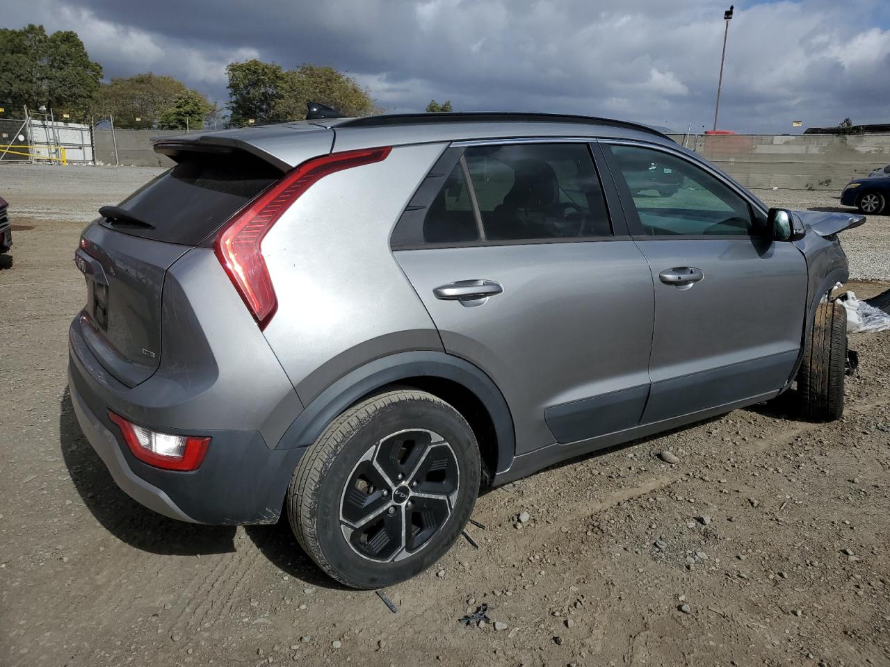 2023 Kia Niro - Image 3