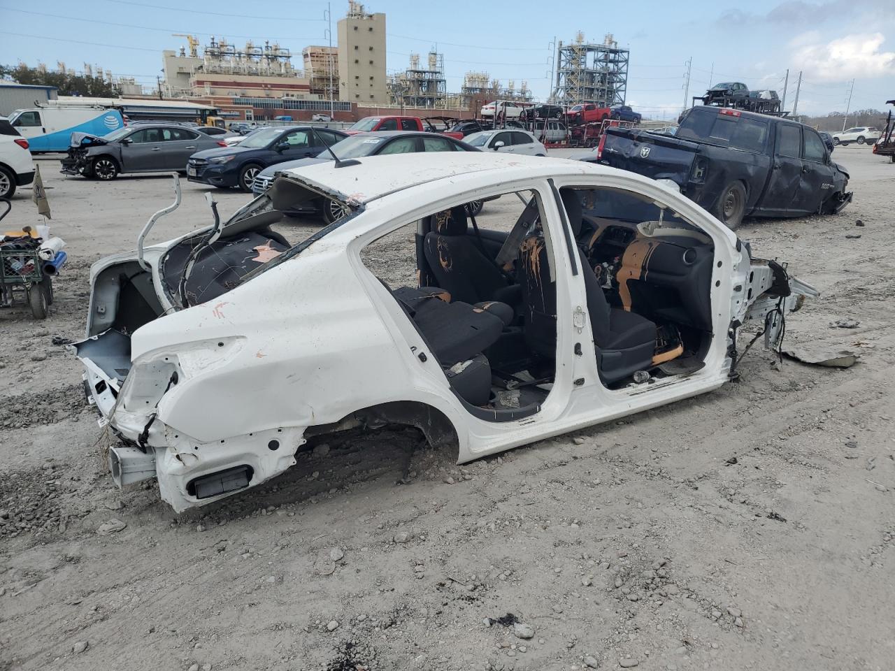 2019 Nissan Versa - Image 3