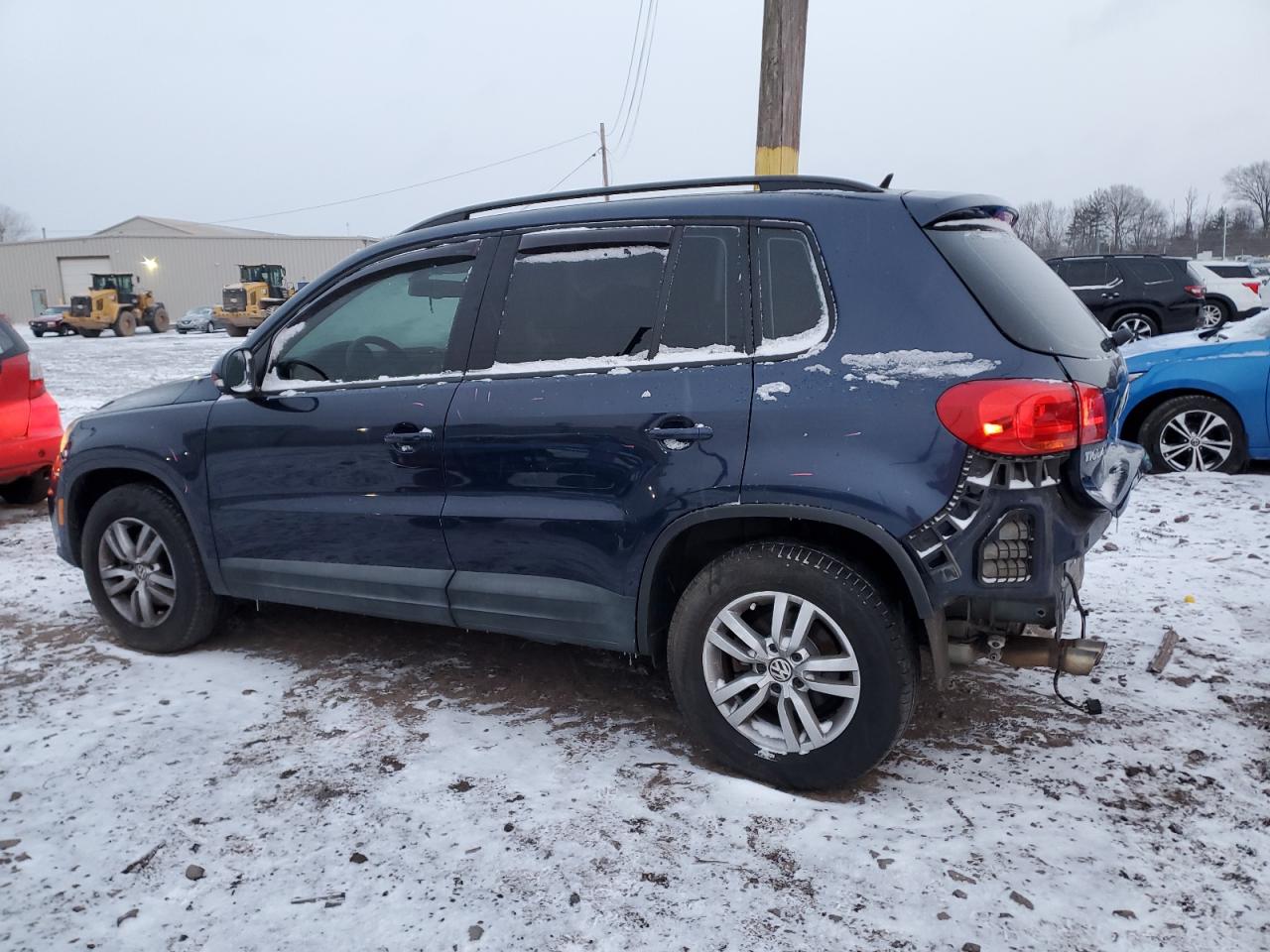 2016 Volkswagen Tiguan - Image 2