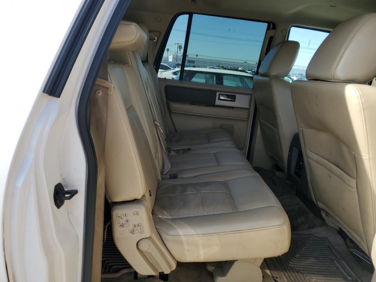 2010 Ford Expedition - Image 11