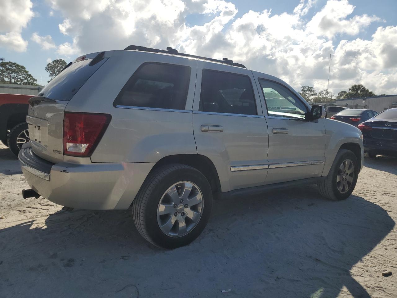 2008 Jeep Grand Cherokee - Image 3