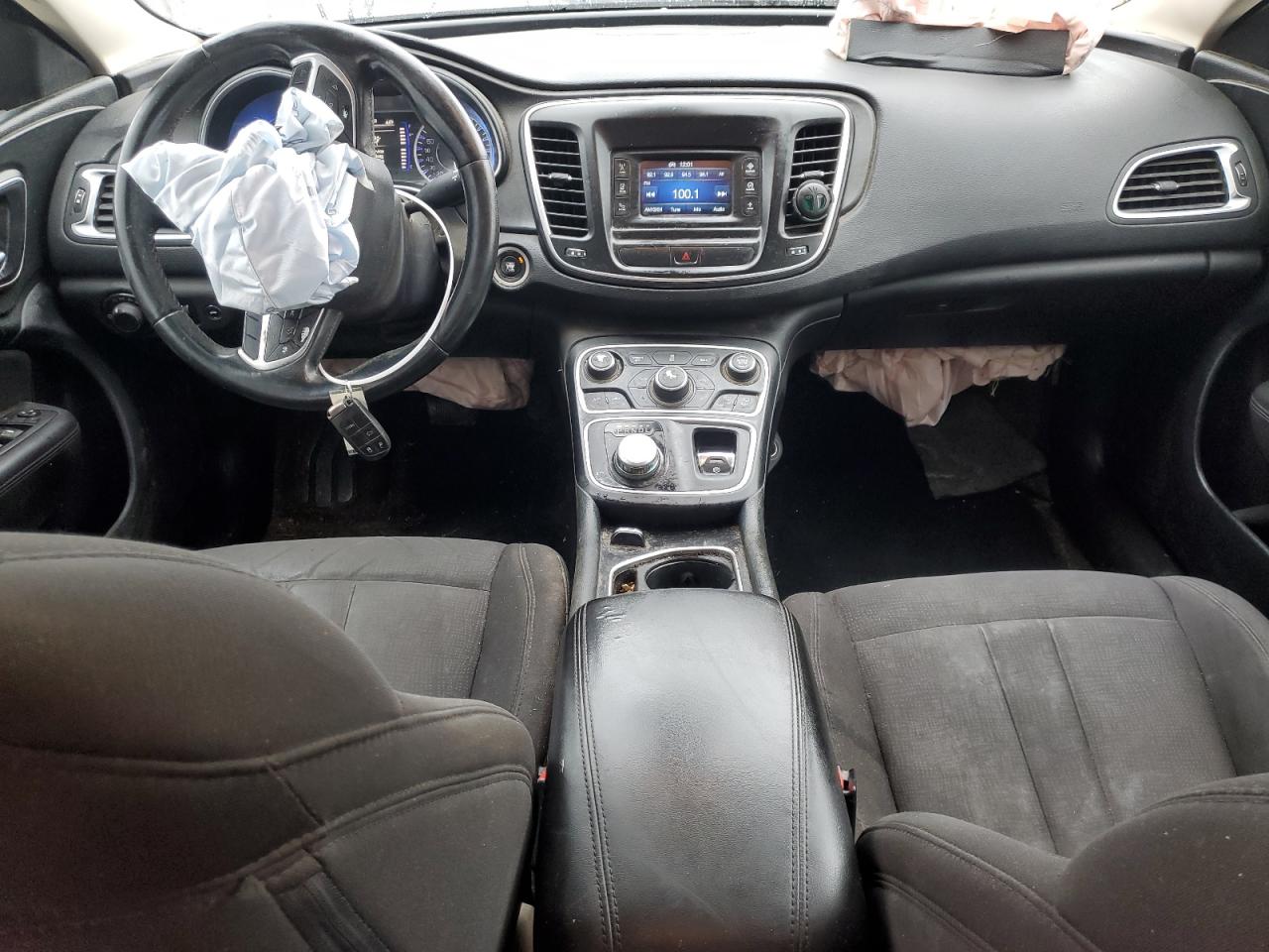 2015 Chrysler 200 - Image 8