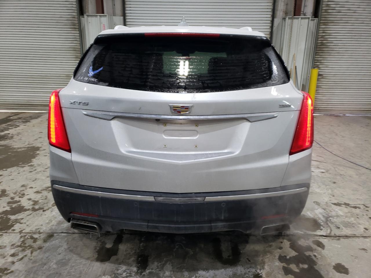 2017 Cadillac XT5 - Image 6