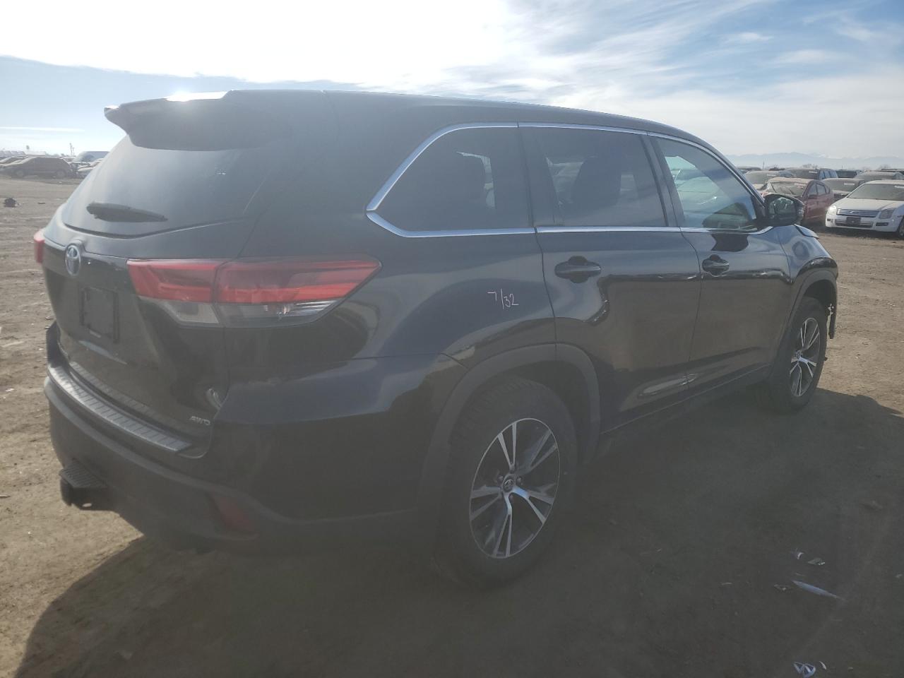 2017 Toyota Highlander - Image 3