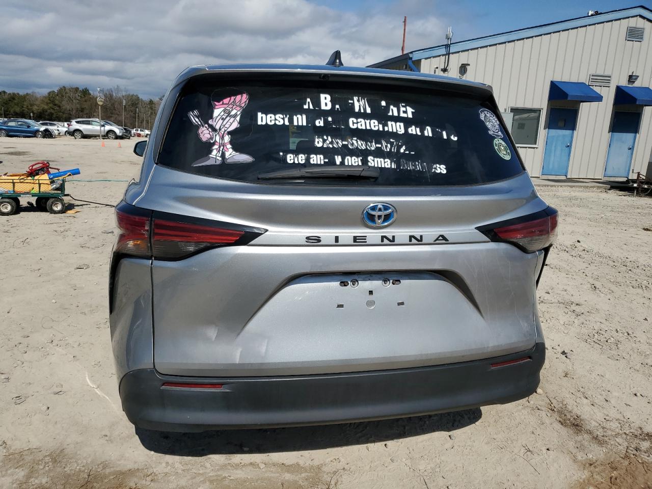 2021 Toyota Sienna - Image 6
