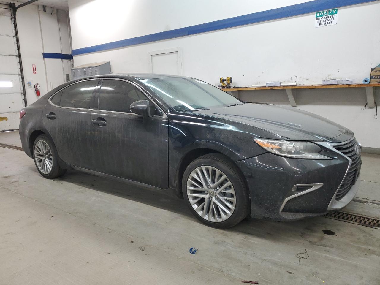 2016 Lexus ES - Image 4