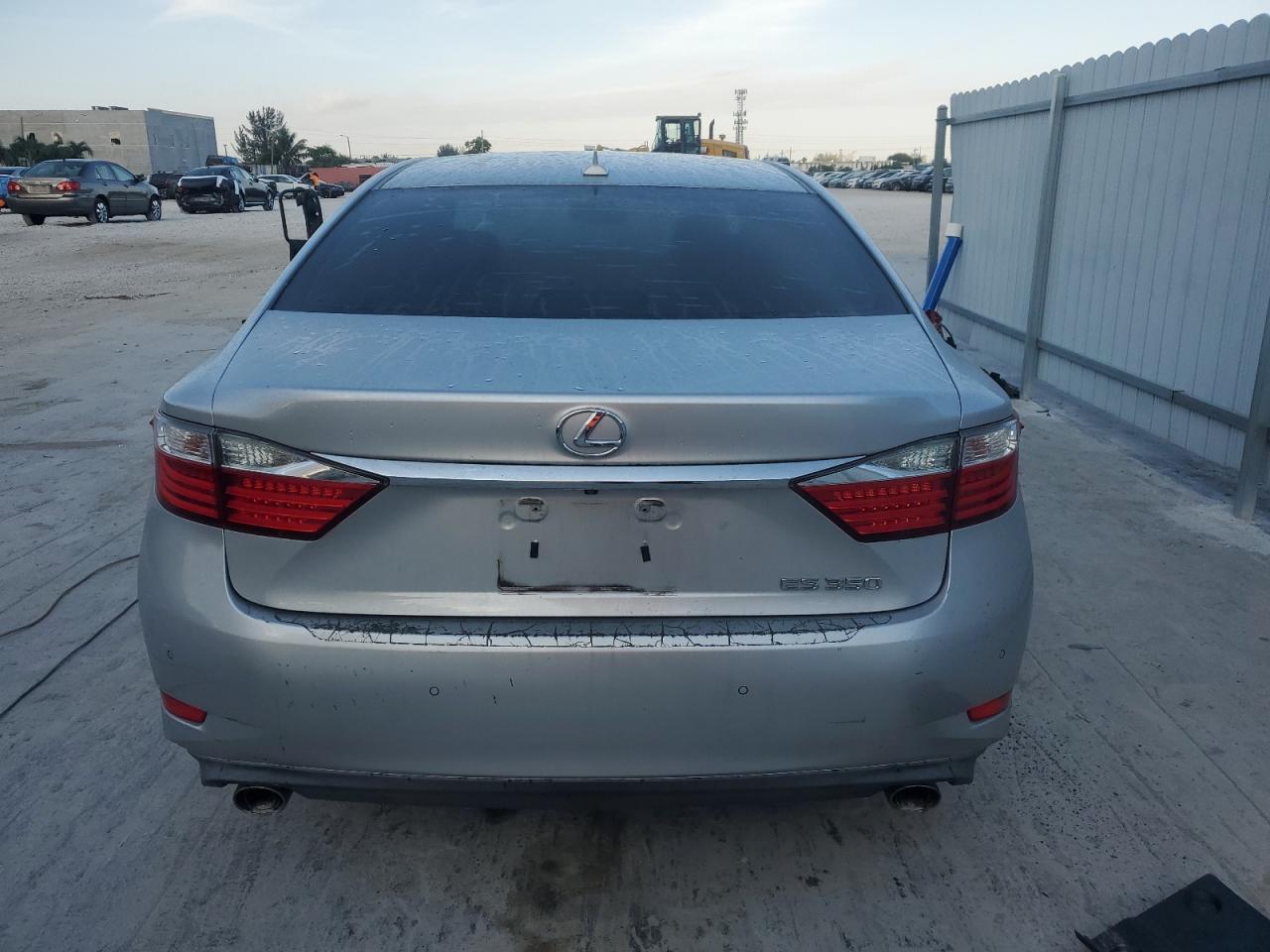 2014 Lexus ES - Image 6