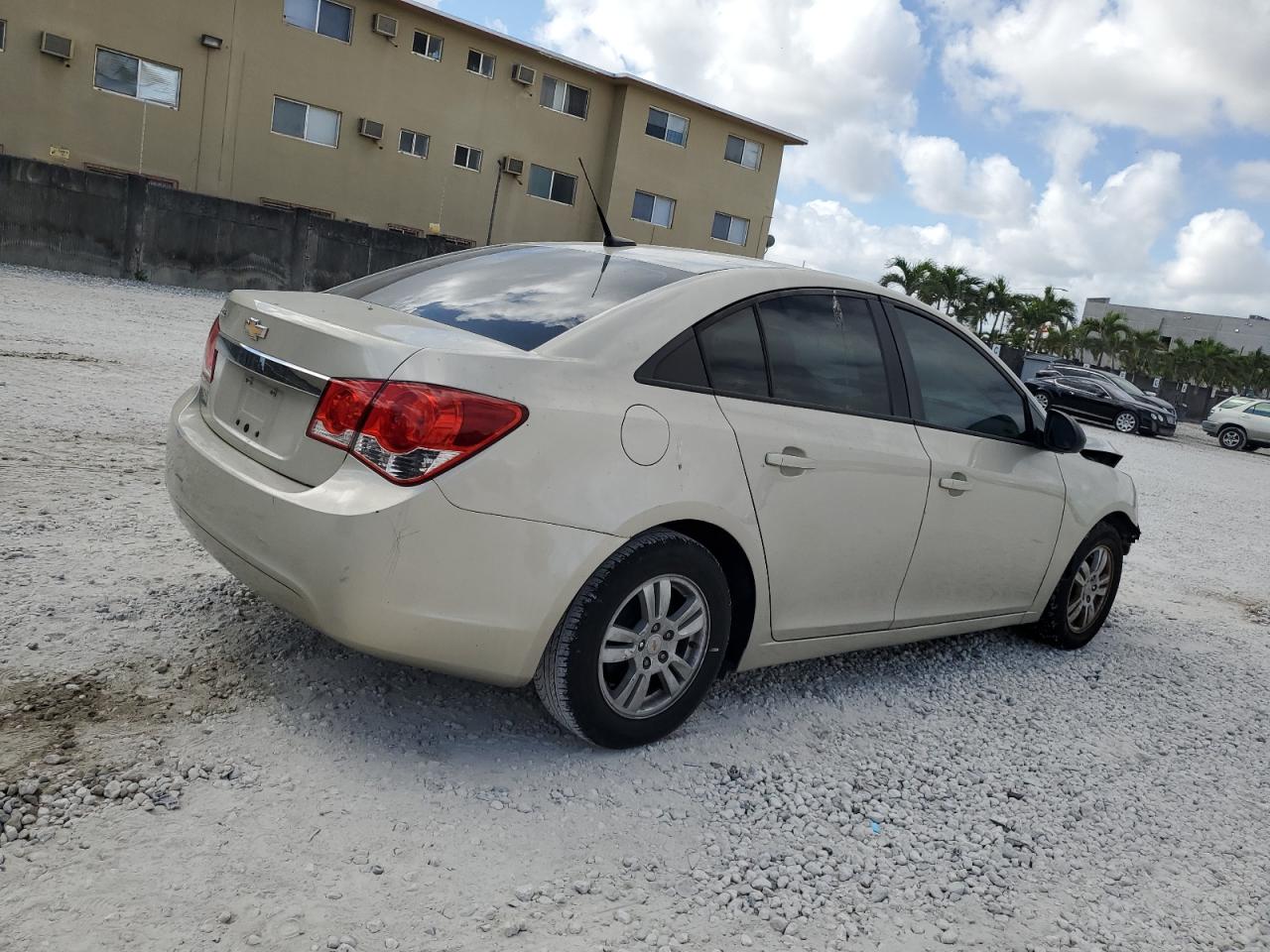 2013 Chevrolet Cruze - Image 3