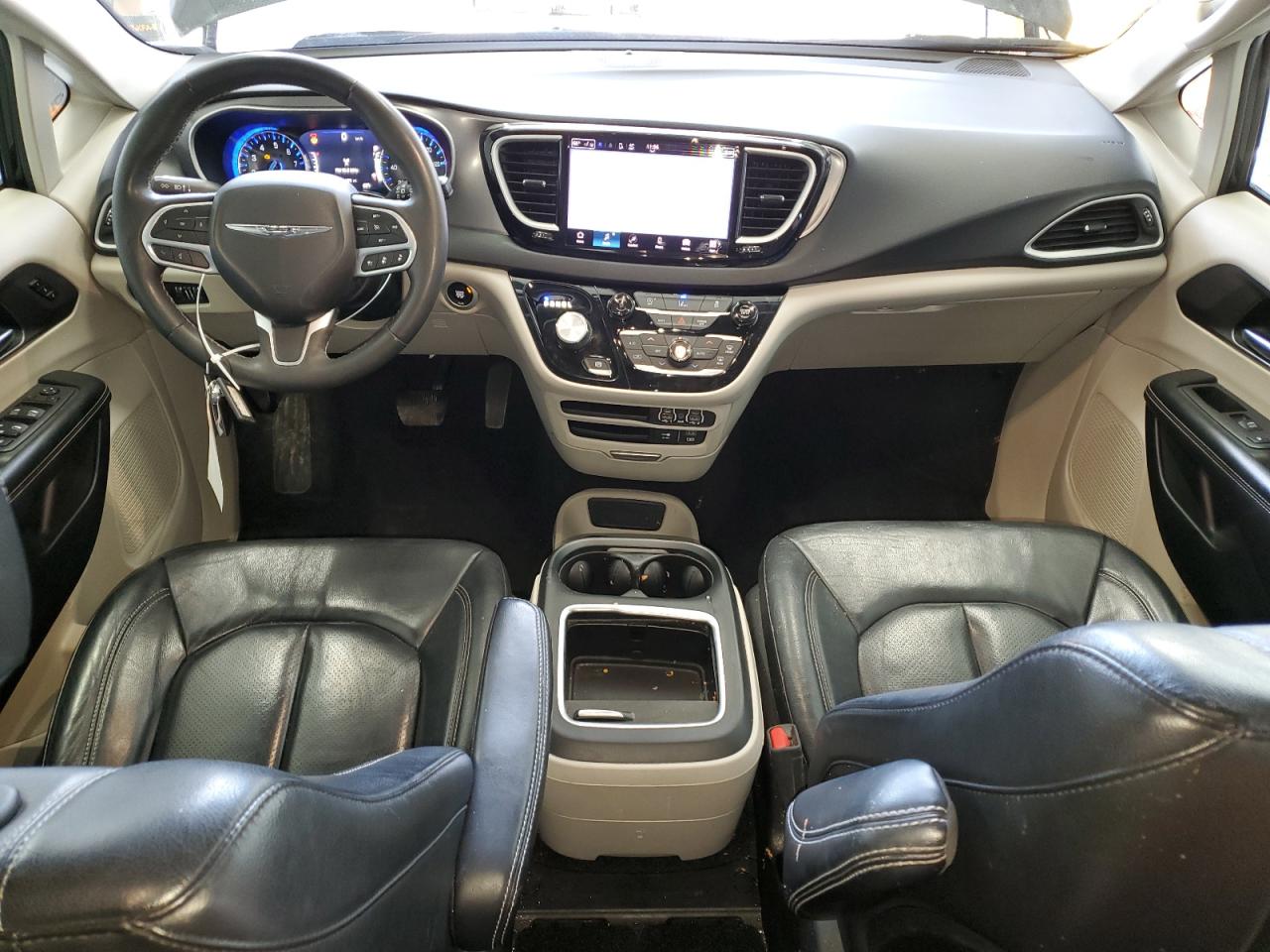 2022 Chrysler Pacifica - Image 8
