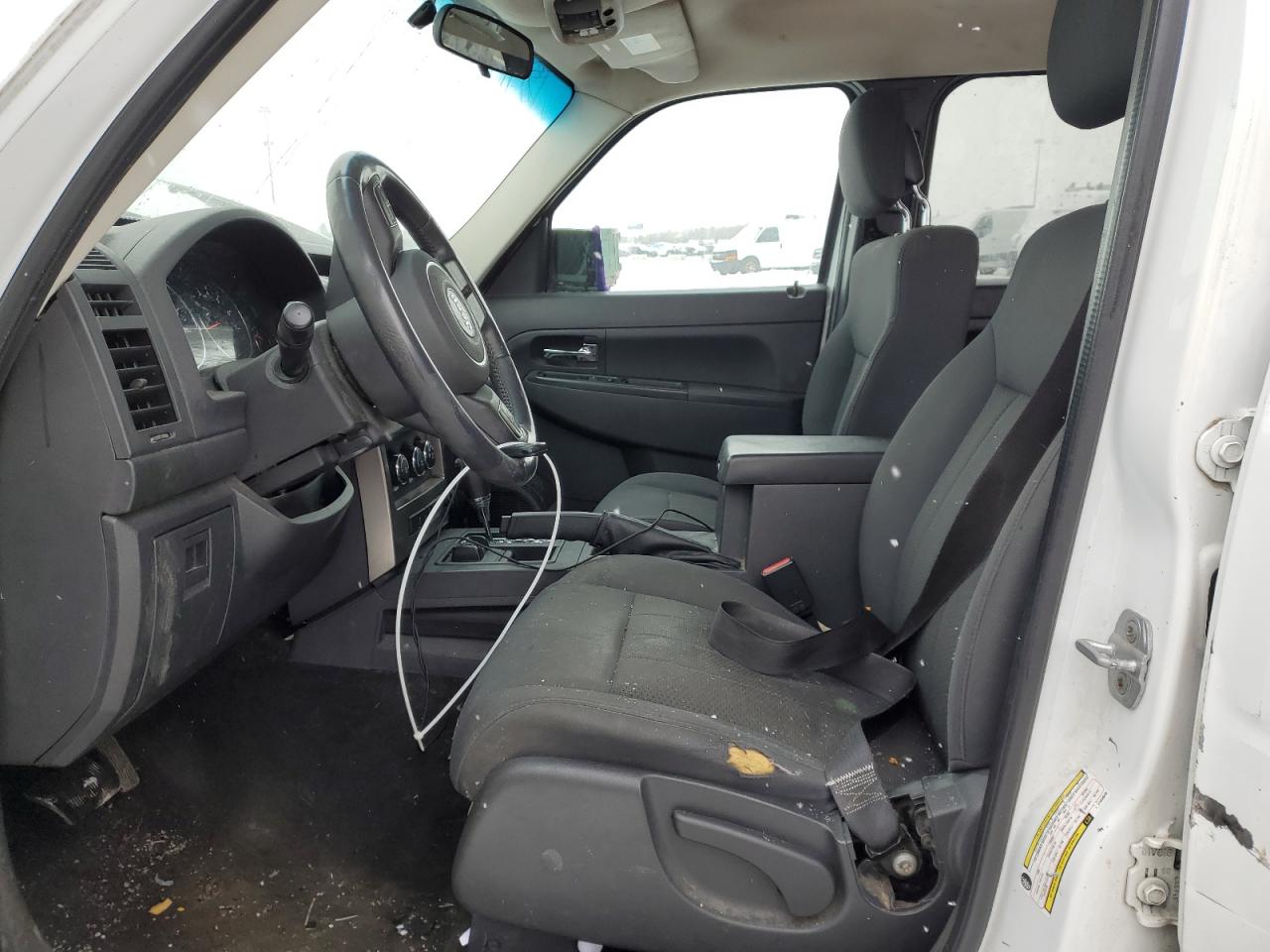 2012 Jeep Liberty (North America) - Image 7