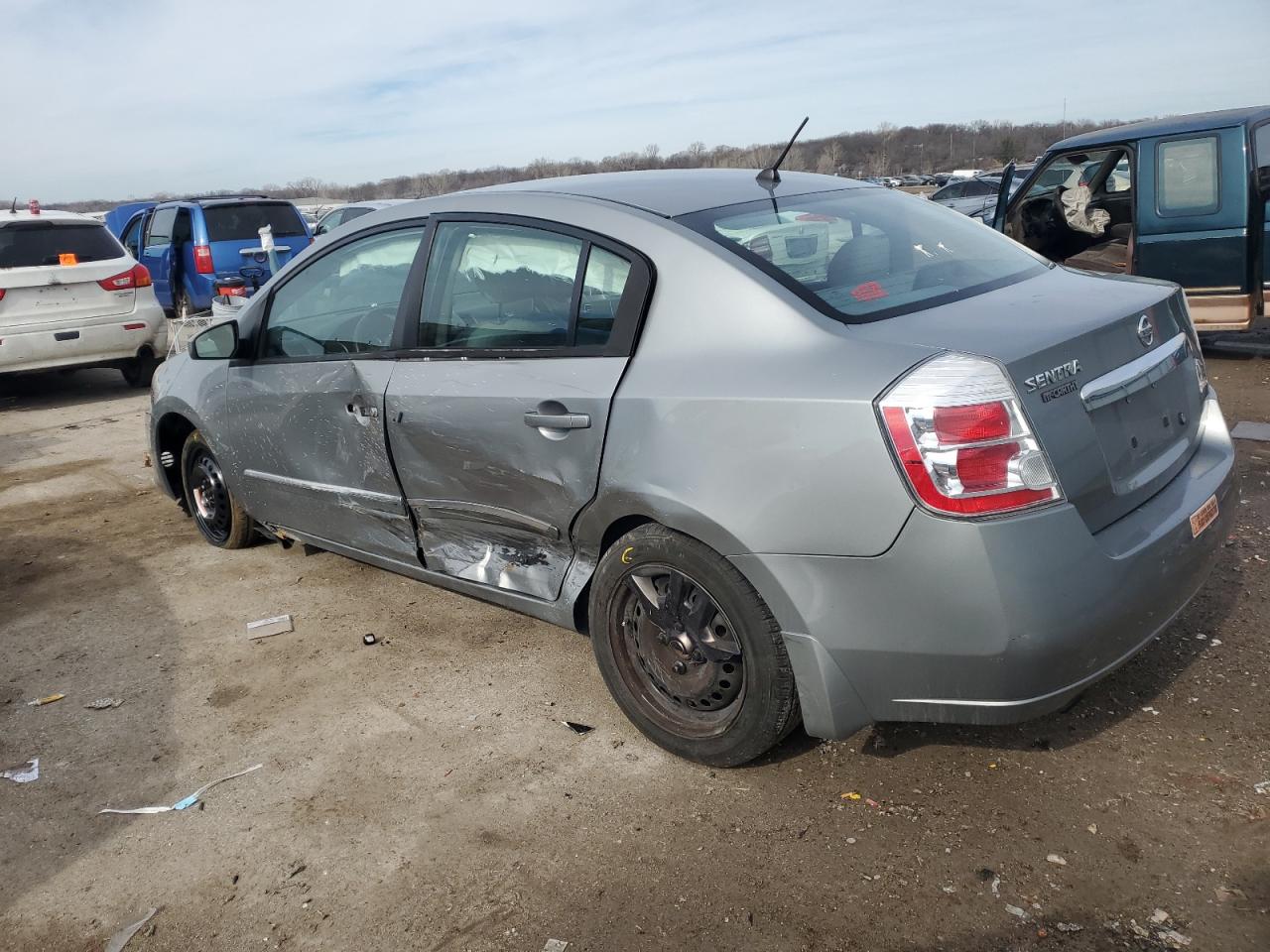 2010 Nissan Sentra - Image 2