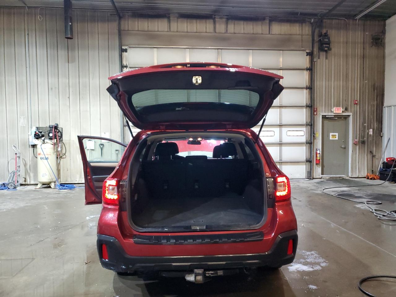 2018 Subaru Outback - Image 6