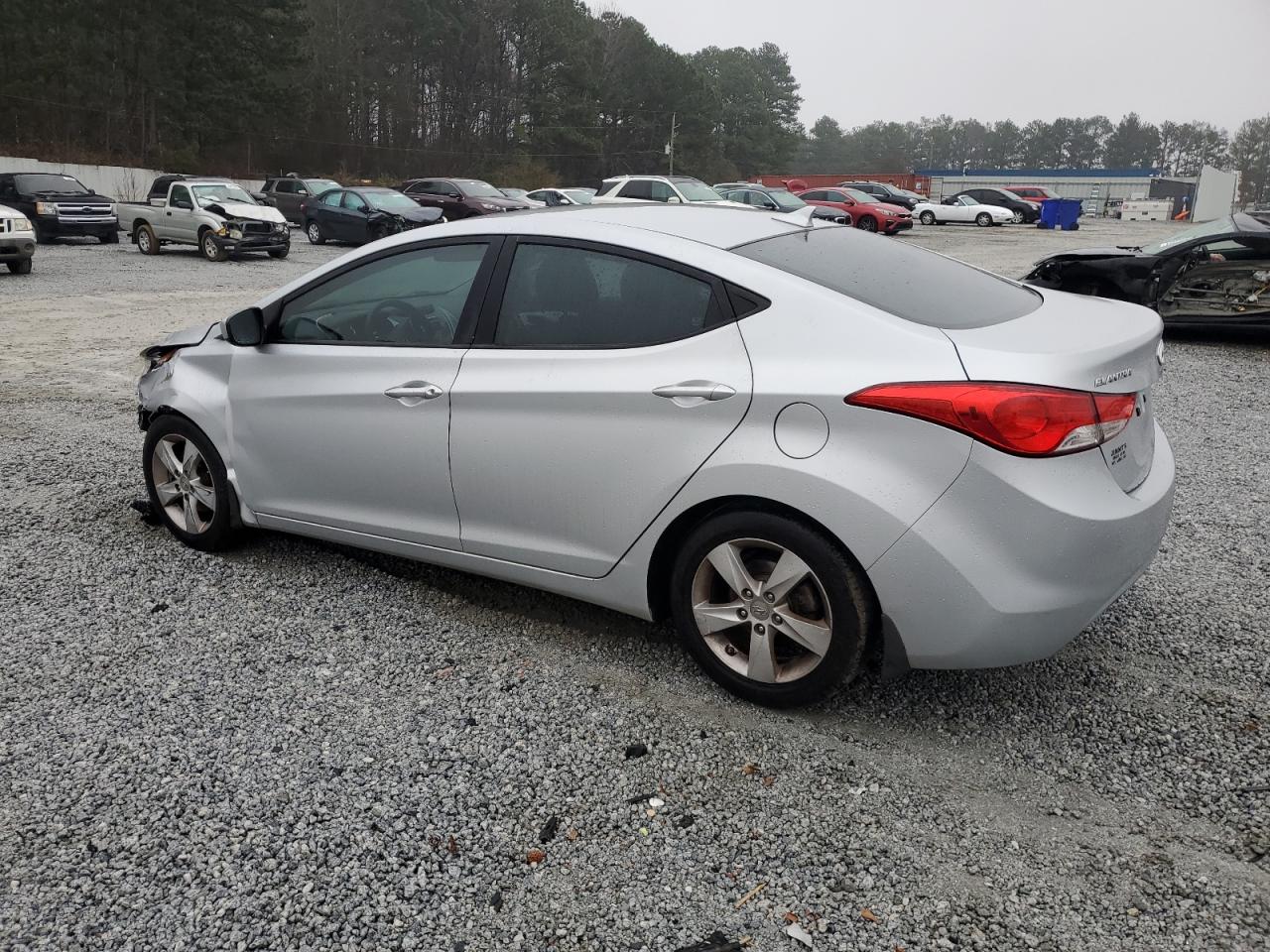 2013 Hyundai Elantra - Image 2