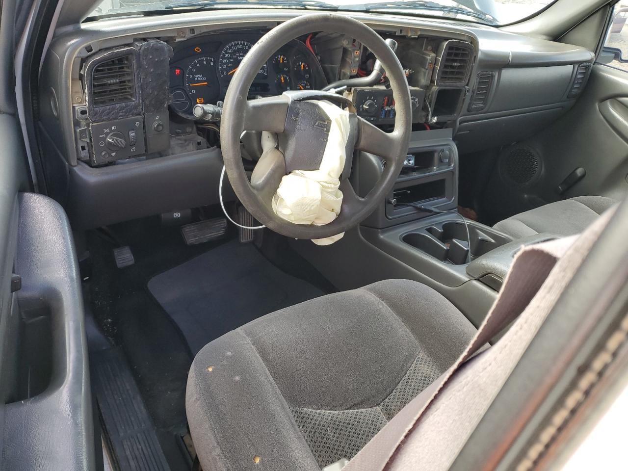 2005 Chevrolet Silverado - Image 8