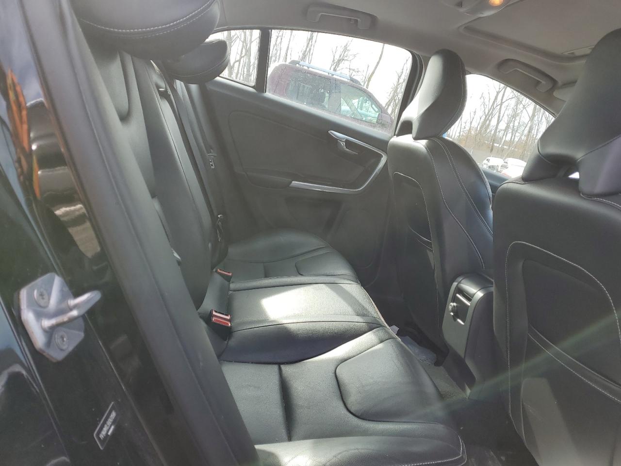 2017 Volvo S60 - Image 10