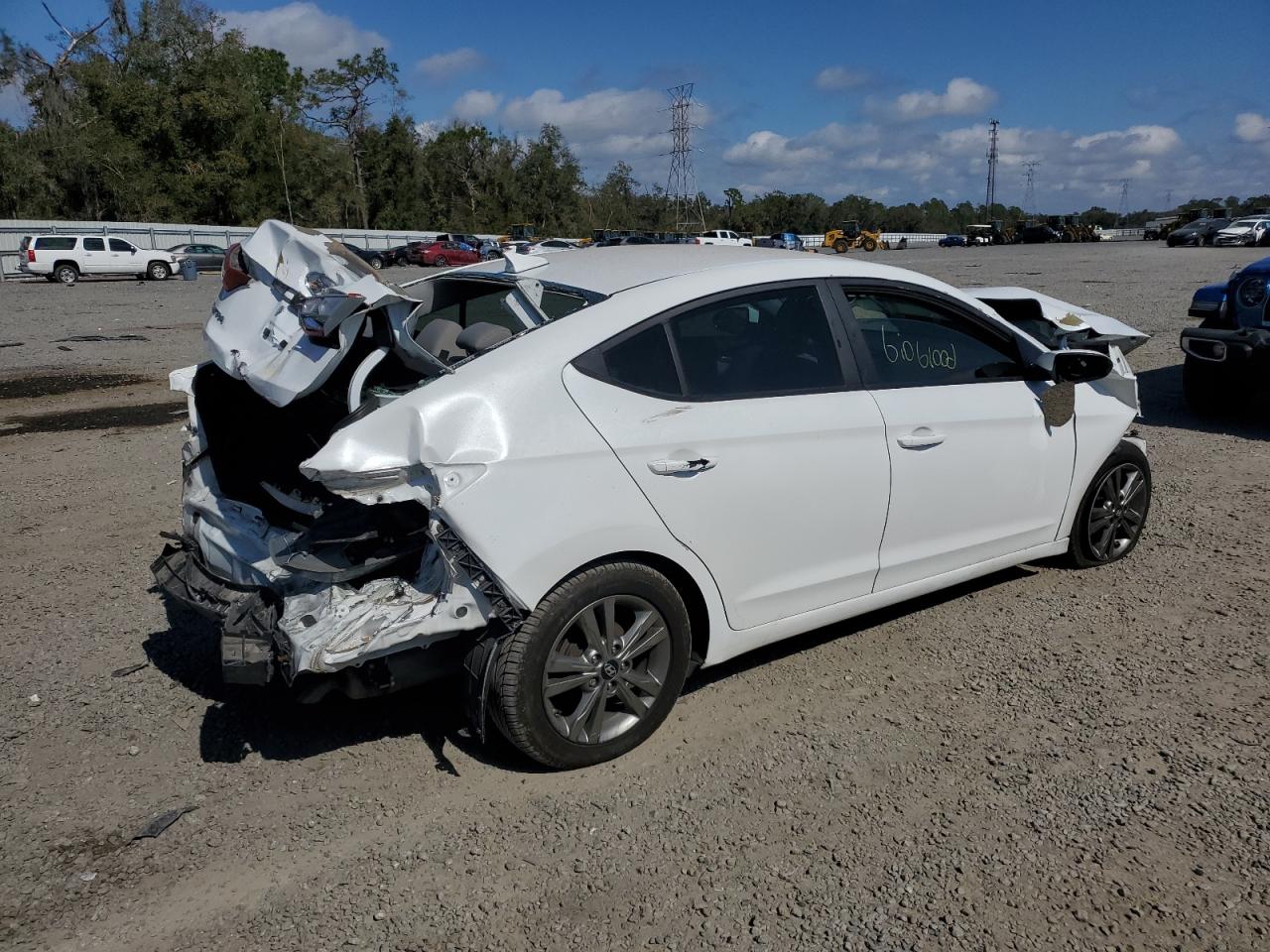 2017 Hyundai Elantra - Image 3