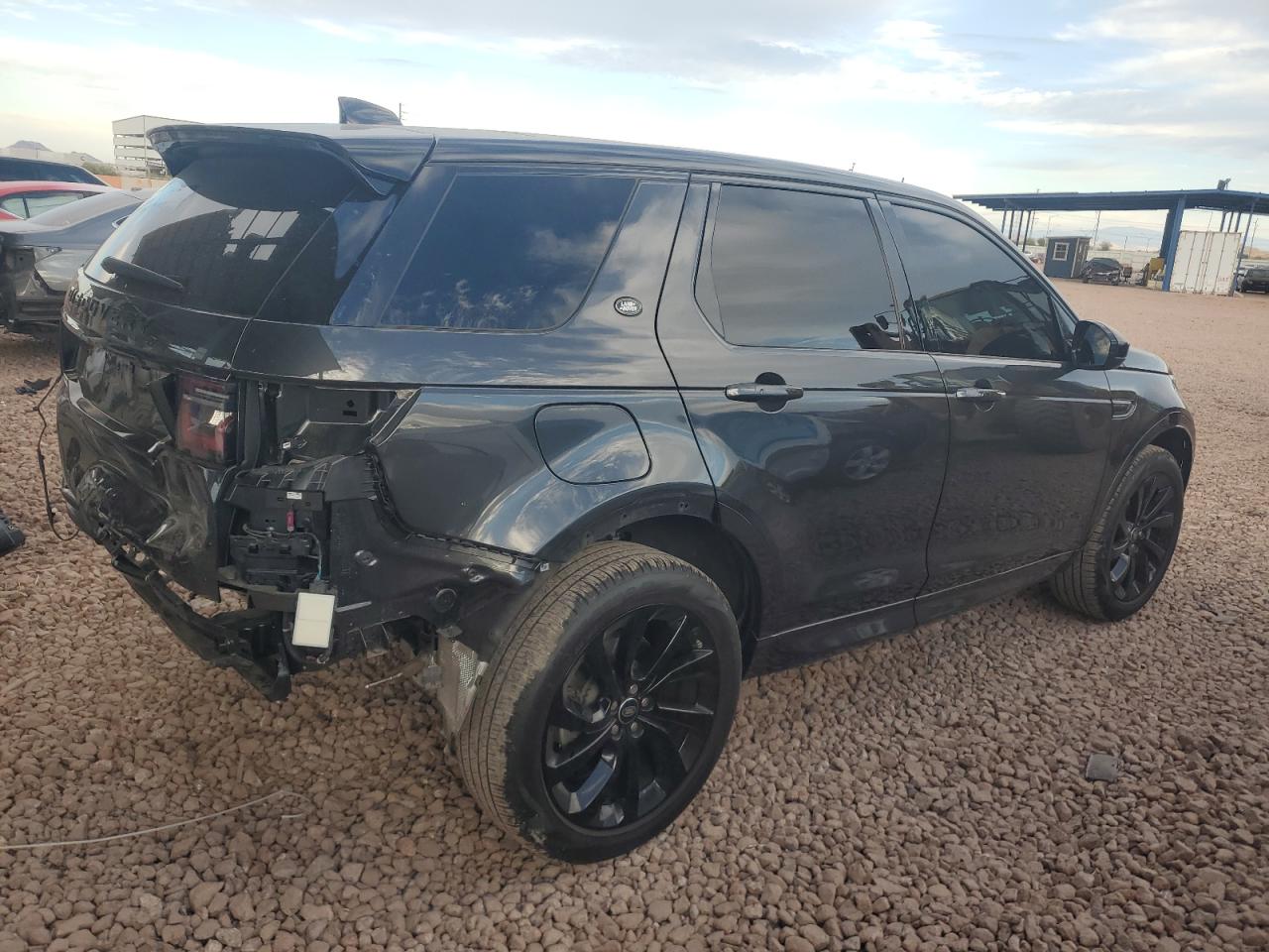 2023 Land Rover Discovery - Image 3