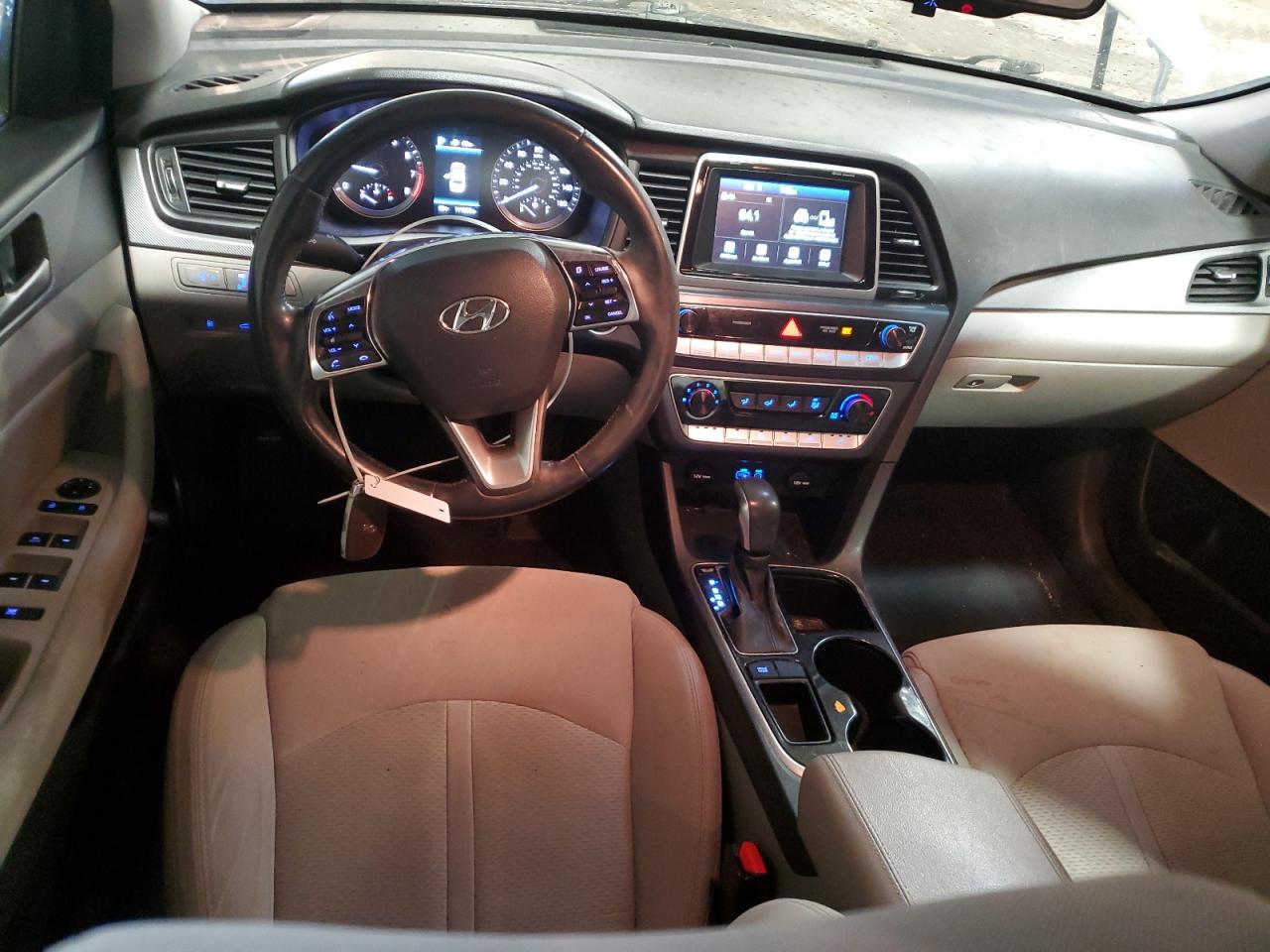 2018 Hyundai Sonata - Image 8